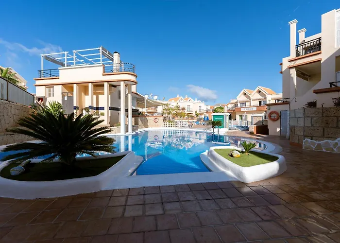 Park & Pool * أذيخي