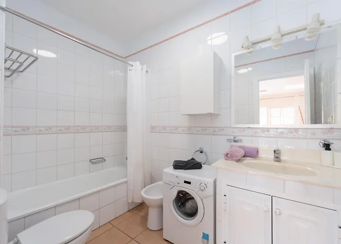 Park & Pool Lejlighed *