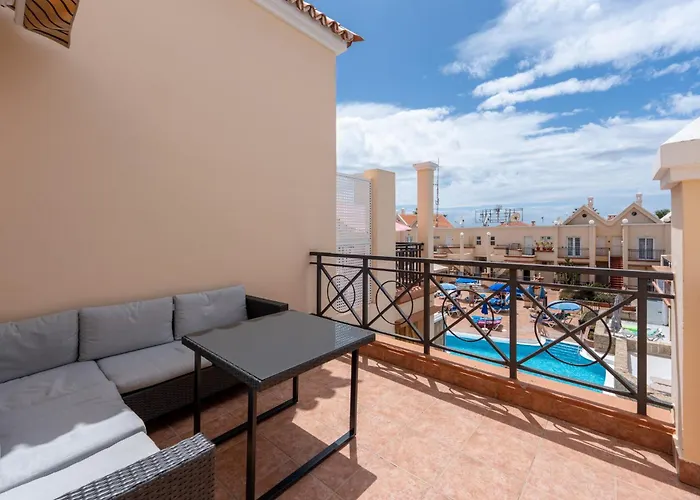 Park & Pool * أذيخي